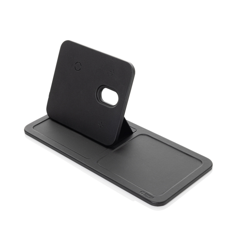 Logotrade Firmengeschenke das Foto: Swiss Peak 3-in-1- Wireless-Charging Desk-Tray aus RCS rPU