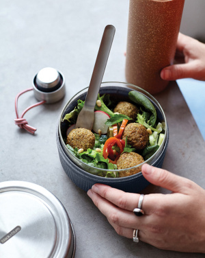 Logotrade Logogeschenke das Foto: Black+Blum Glass Lunch Bowl 750ml