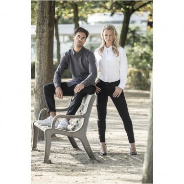 Logo trade ärikingituse pilt: Suurte pikkade varrukatega naiste pikeesärk