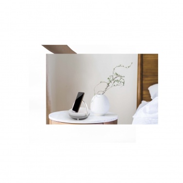 Logo trade firmakingitused foto: Prixtoni 4-in-1 10 W Bluetooth® kõlar LED-tule ja juhtmevaba laadimisalusega