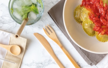 Logo trade ärikingitused foto: Korduvkasutatavate bambusest reisisöögiriistade komplekt