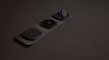 Logo trade ärikingid foto: Swiss Peak RCS rplastist kolm-ühes juhtmevaba 15W reisilaadija