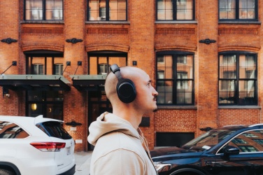 Logotrade reklaamkingi foto: Irvine RCS taaskasutatud ja parandatavad ANC juhtmevabad kõrvaklapid