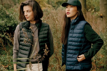 Logotrade ärikingid pilt: Iqoniq Meru naiste taaskasutatud polüestrist vest