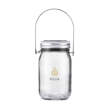 Logotrade ärikingituse foto: SunJar päikesepatareiga valusti aeda