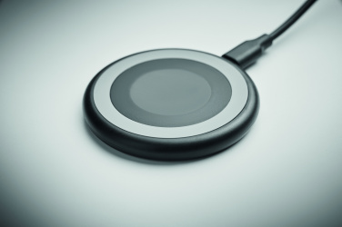 Logotrade meene foto: WERLIES 3-ühes juhtmevaba laadija 15W