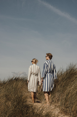 Logotrade reklaamtoote foto: VINGA Ornos GRS hommikumantel L/XL