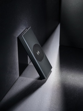 Logotrade mainoslahja tuotekuva: Terra RCS 18W alumiininen 10000 mAh varavirtalähde 10W