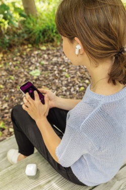 Logotrade mainostuote tuotekuva: TWS kuulokkeet UV-C sterilointilatauskotelolla