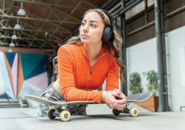 Logo trade liikelahjat mainoslahjat kuva: Urban Vitamin Cupertino RCS ANC kuulokkeet