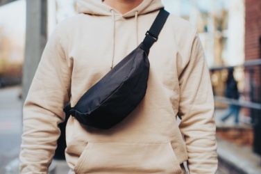 Logotrade mainoslahjat kuva: Crescent AWARE™ RPET puolikuun muotoinen crossbody -laukku