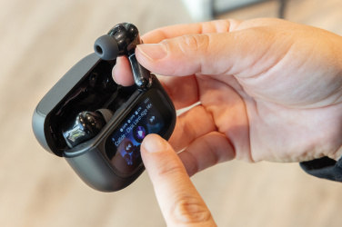 Logotrade liikelahja tuotekuva: Airtune RCS ANC-kuulokkeet, joissa on kosketusnäyttö