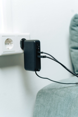 Logo trade mainostuotet tuotekuva: Urban Vitamin Eureka RCS 65 W hybridilaturi ja virtapankki