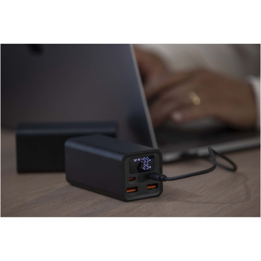 Logotrade mainostuote tuotekuva: Acamar 20 000 mAh:n ja 70 W:n kannettavan tietokoneen varavirtalähde kierrätetystä alumiinista