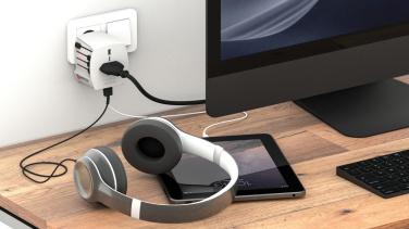 Логотрейд pекламные cувениры картинка: Адаптер SKROSS World Travel MUV 2-полюсный с USB A и C